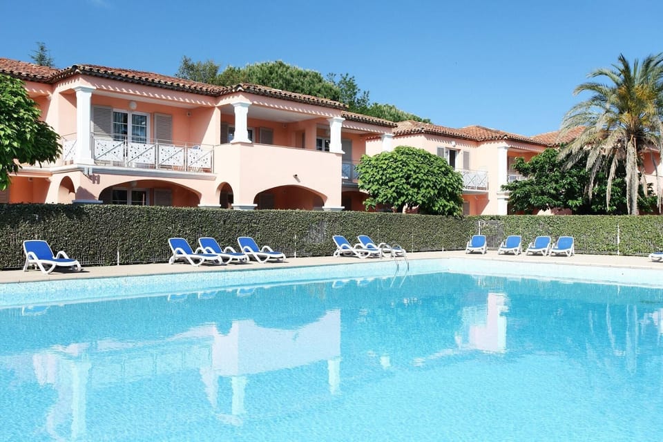 Holiday Home Swimming Pool