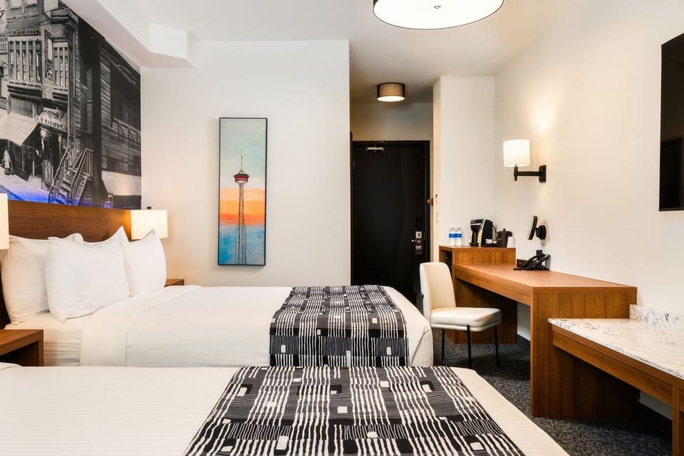 Elevated Queen | Premium bedding, in-room safe, individually decorated