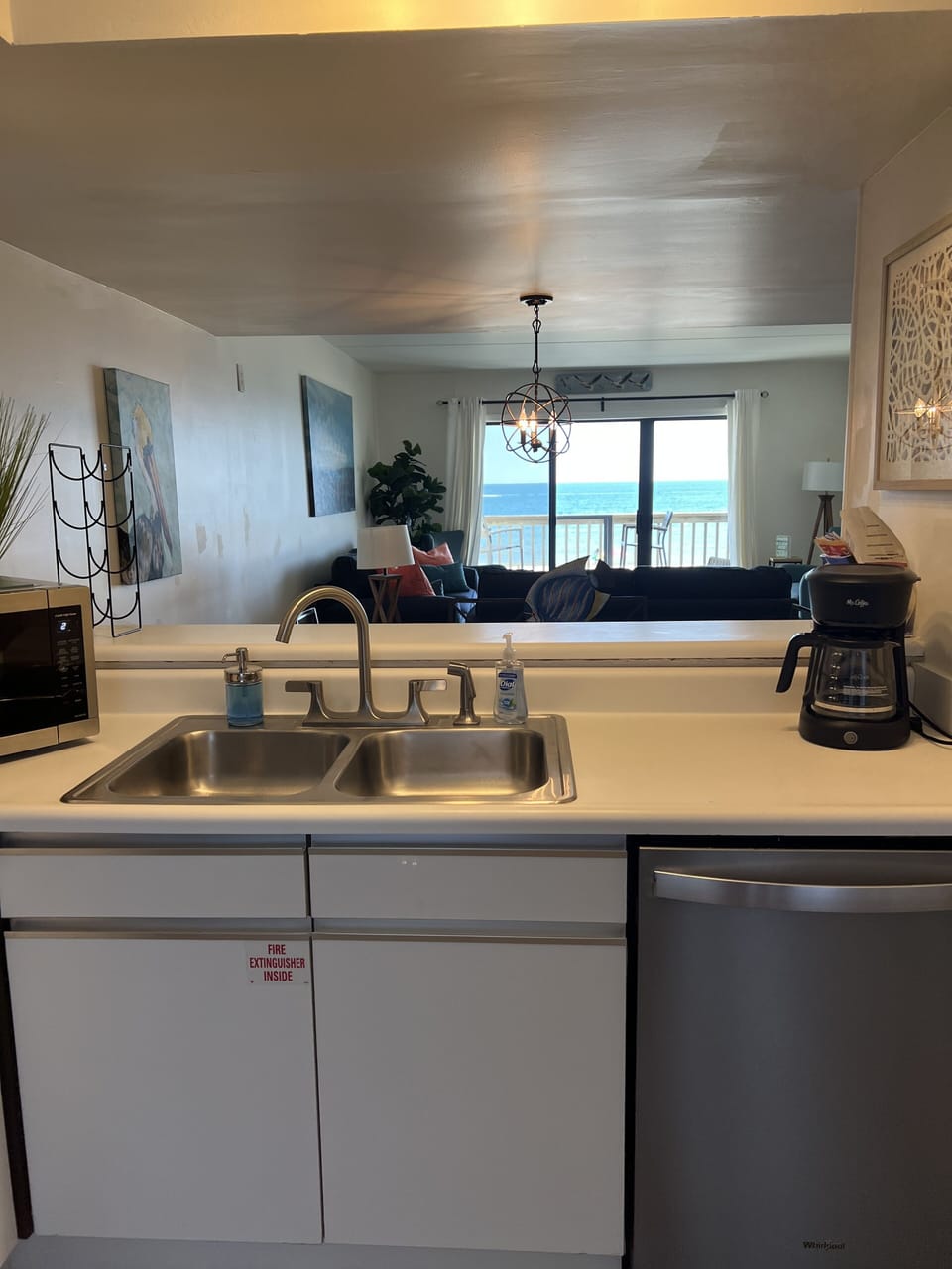 Prepare the meals while gazing out at the Gulf of Mexico!