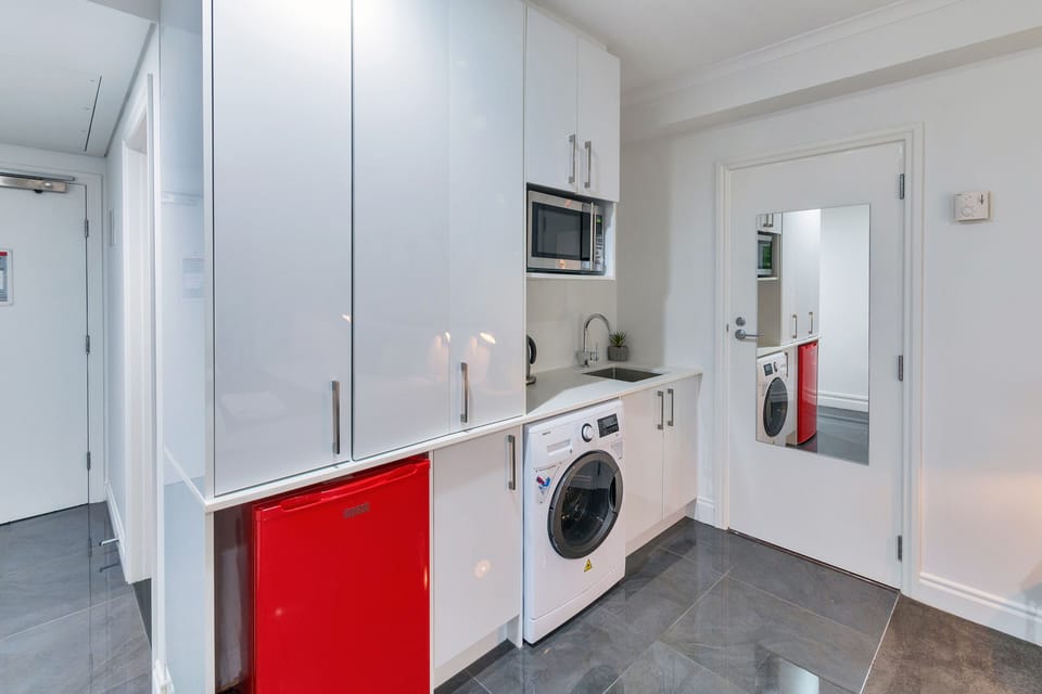 Studio (Lil' Haven) | Desk, iron/ironing board, free WiFi, bed sheets