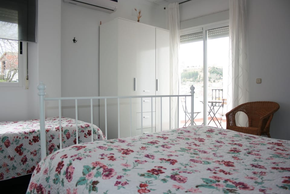 Superior Triple Room, Shared Bathroom | Blackout drapes, iron/ironing board, free cribs/infant beds, free WiFi