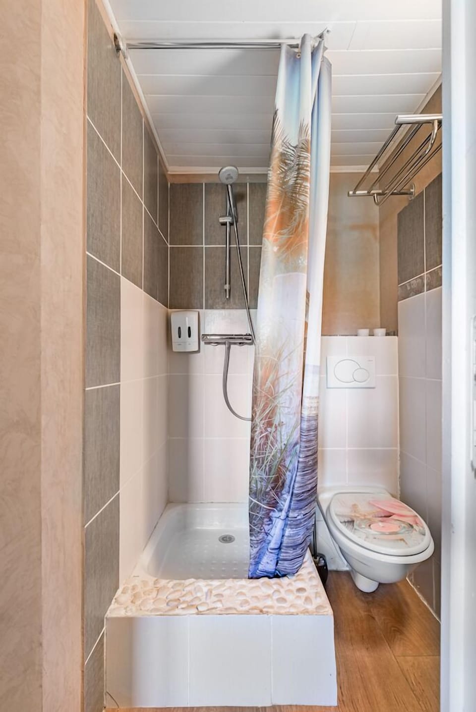 Romantic Double Room, Garden Area (Romance) | Bathroom | Hair dryer, towels, soap, shampoo