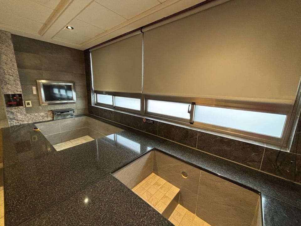 Classic Triple Room | Bathroom | Spring water tub, free toiletries, hair dryer, slippers