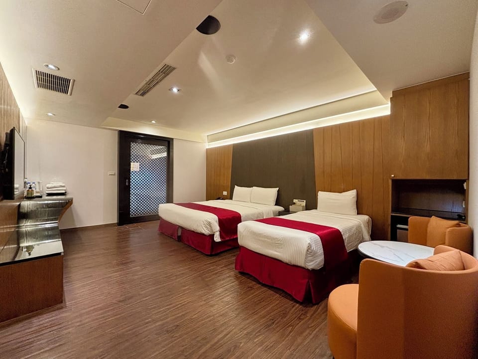 Classic Triple Room | Blackout drapes, soundproofing, free WiFi, bed sheets