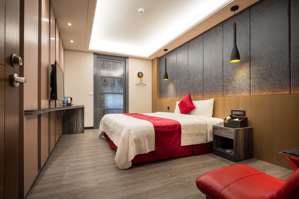 Classic Double Room | Blackout drapes, soundproofing, free WiFi, bed sheets