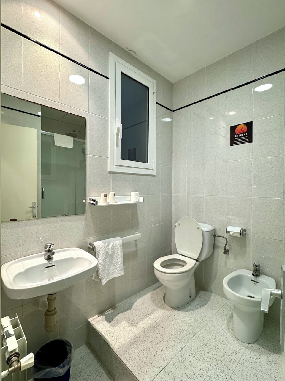 Twin Room, Private Bathroom | Bathroom | Shower, rainfall showerhead, free toiletries, towels