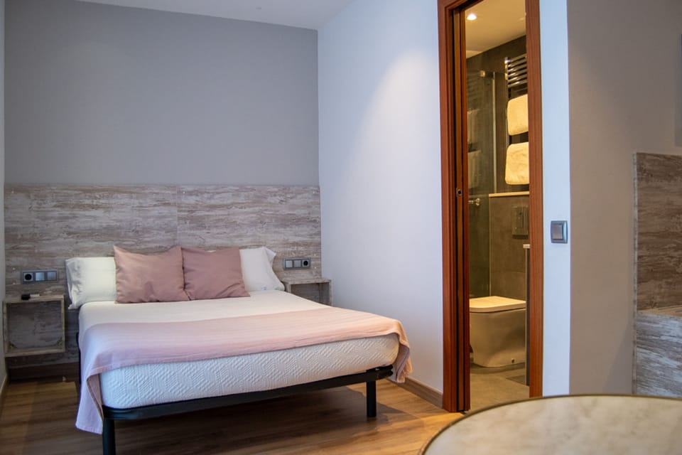 Double Room, 1 Double Bed | In-room safe, travel crib, free WiFi, bed sheets