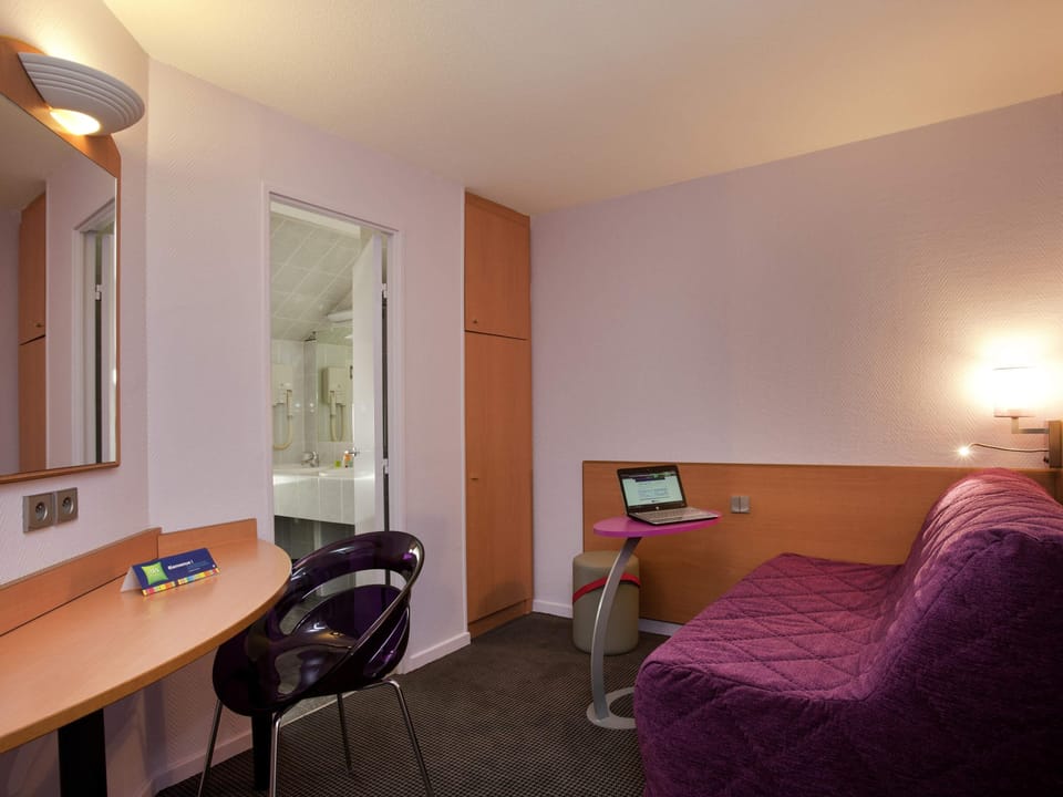 Suite (1 Double Bed and 1 Bunkable Sofa Bed) | Pillowtop beds, in-room safe, desk, free cribs/infant beds