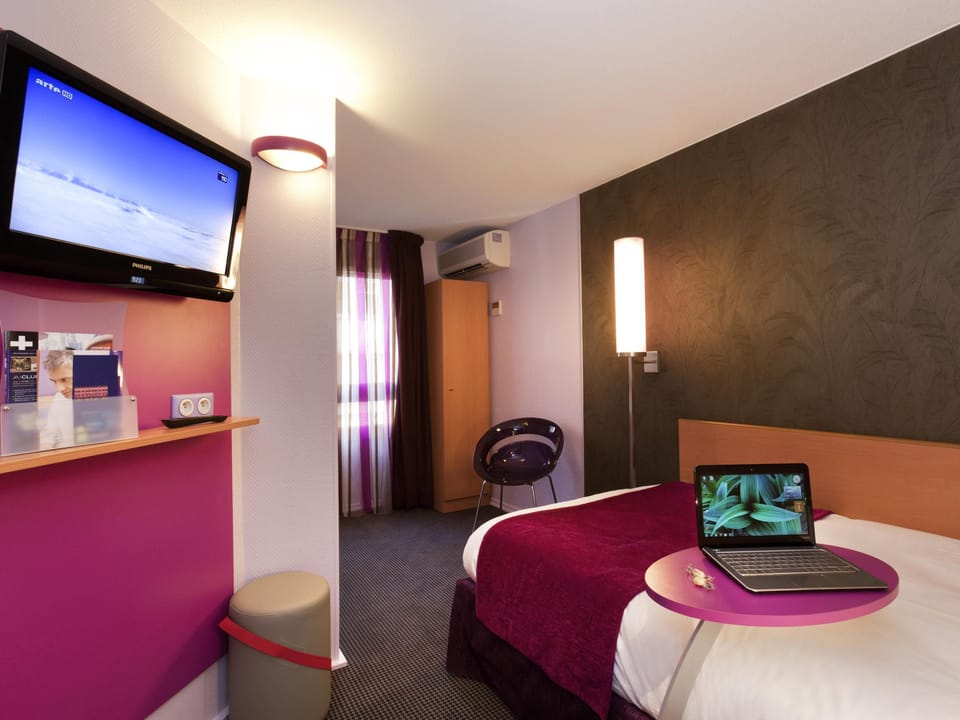 Standard Room, 2 Twin Beds | Pillowtop beds, in-room safe, desk, free cribs/infant beds