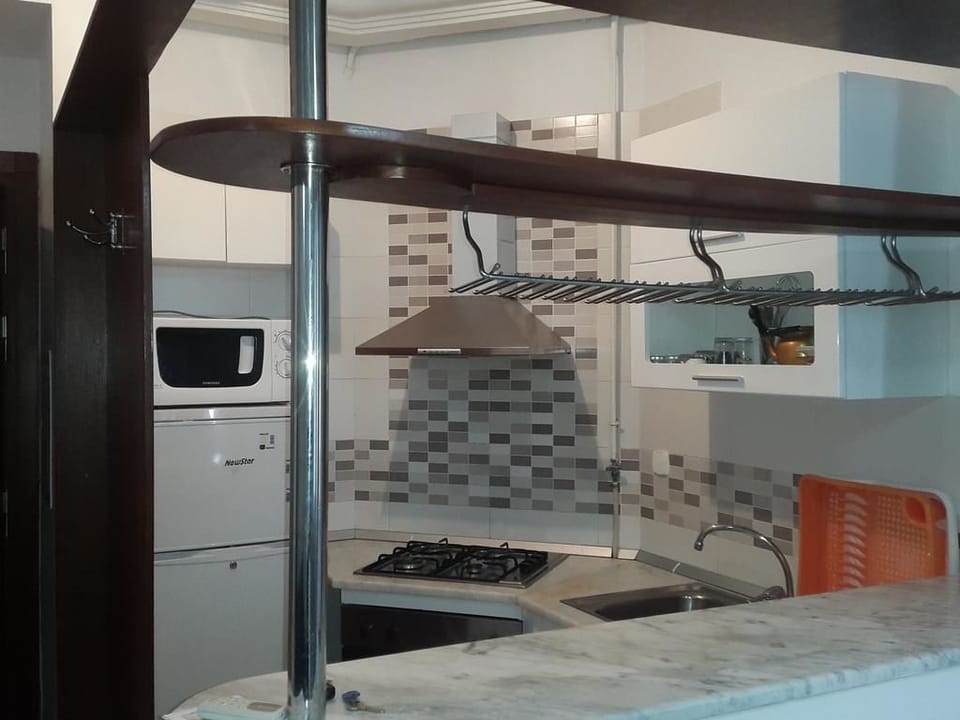 Apartment, 1 Bedroom | Private kitchen | Fridge, microwave, oven, stovetop