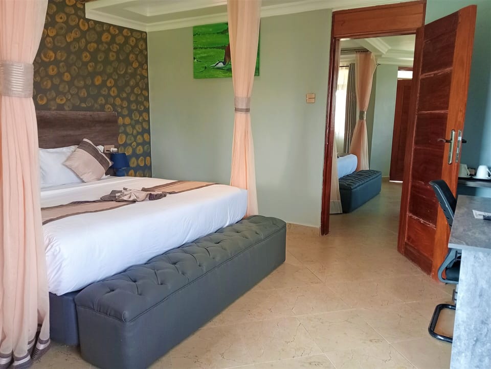 Family Cottage, 2 Bedrooms | In-room safe, desk, laptop workspace, soundproofing