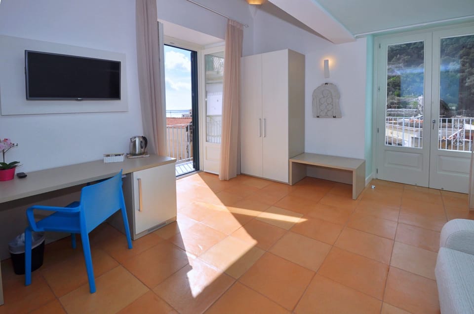 Suite, 1 Bedroom | Room amenity