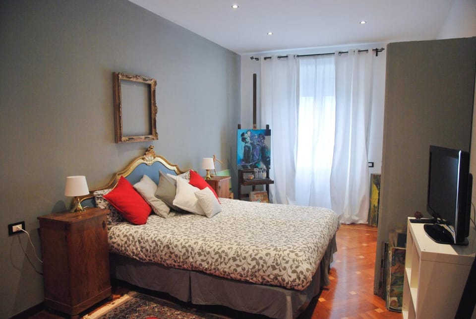 Triple Room (private external bathroom) | Blackout drapes, free WiFi, bed sheets