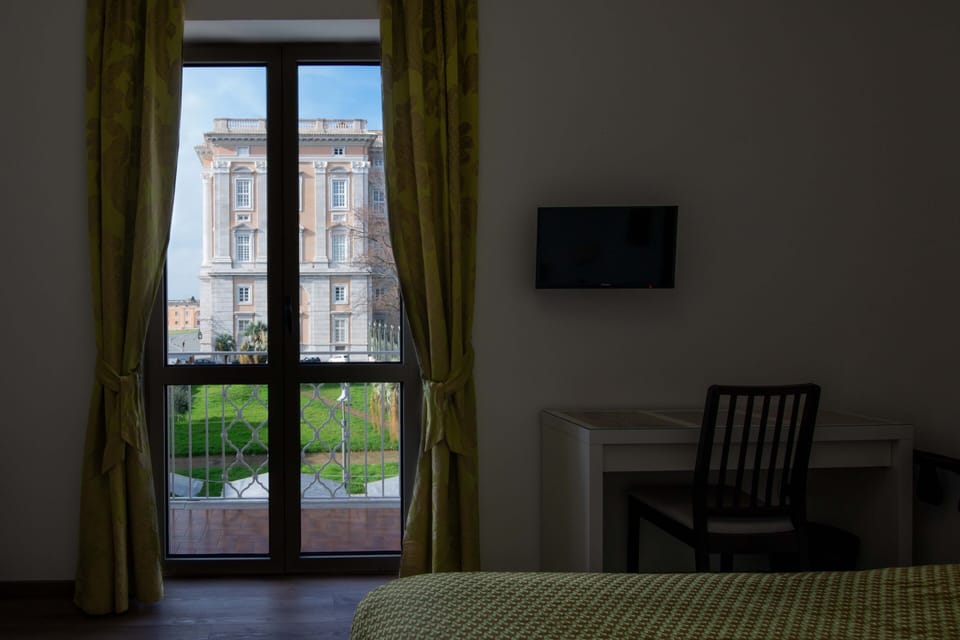 Deluxe Double Room, 1 Queen Bed, Non Smoking, Balcony | In-room safe, free WiFi