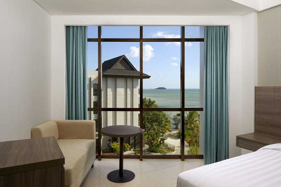 1 bedroom, premium bedding, minibar, in-room safe