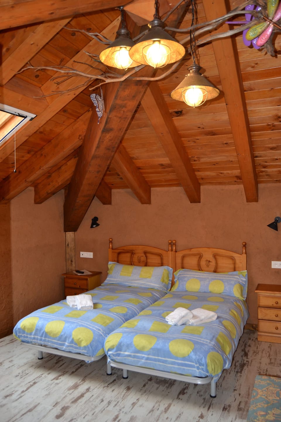 Twin Room, Mountain View | Soundproofing, free WiFi