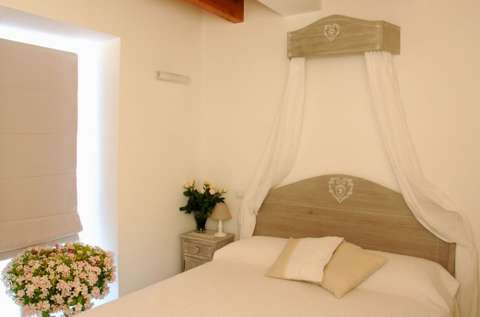 Comfort Double Room, 1 Bedroom, Non Smoking | 1 bedroom, Frette Italian sheets, premium bedding, down comforters