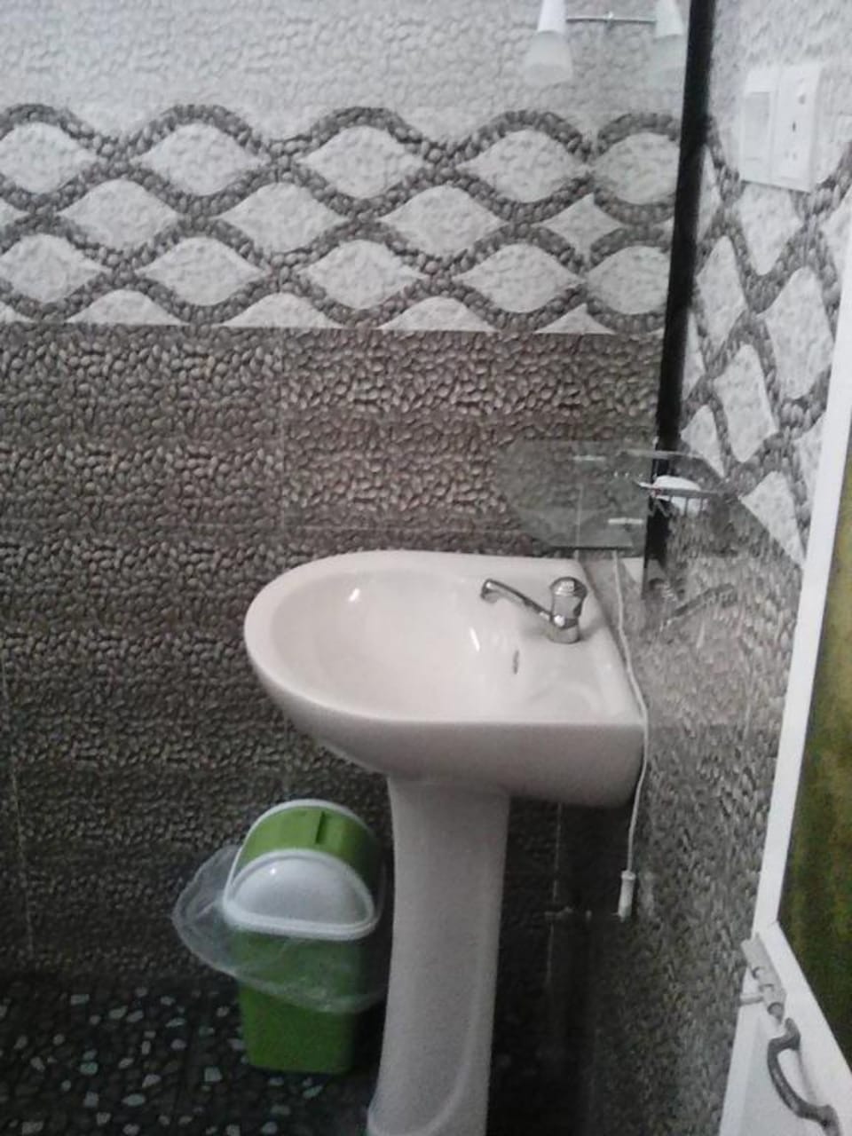 Standard Double Room, 1 Double Bed | Bathroom | Shower