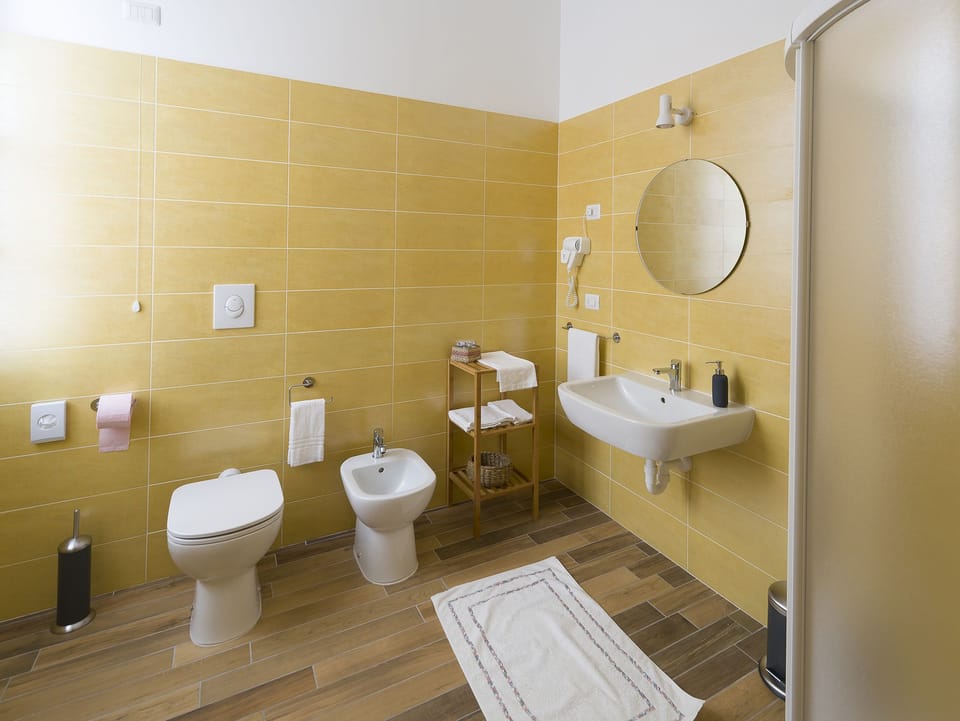 Double Room, Terrace | Bathroom | Shower, free toiletries, bathrobes, towels