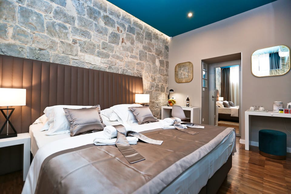 Premium Double or Twin Room | Premium bedding, down comforters, Select Comfort beds, minibar