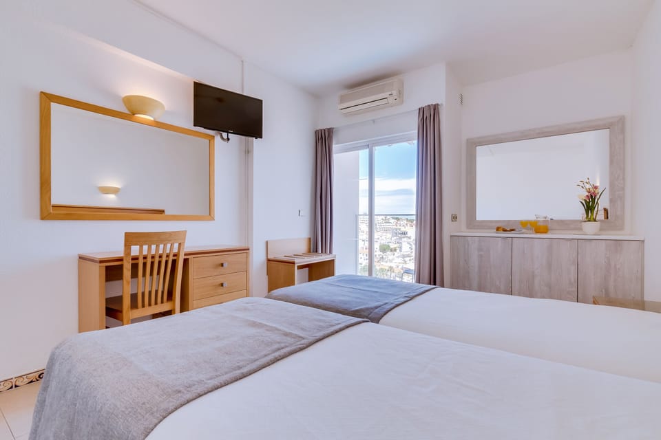 In-room safe, desk, iron/ironing board, free WiFi