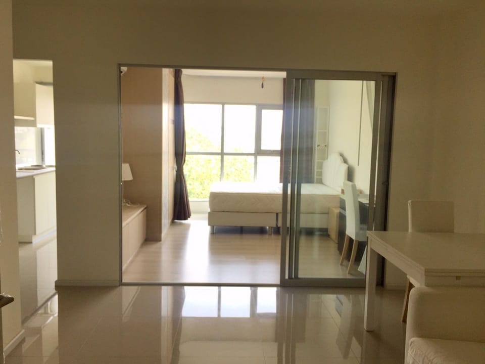 One Bedroom Condo with Balcony  | 1 bedroom, blackout drapes, rollaway beds, free WiFi