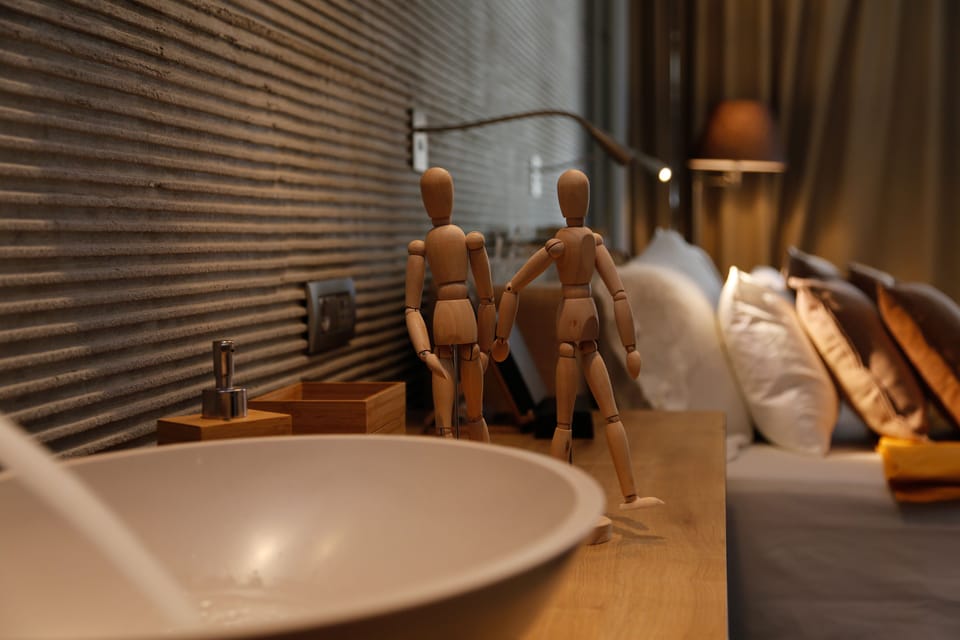 Classic Double Room, Courtyard View | Bathroom sink
