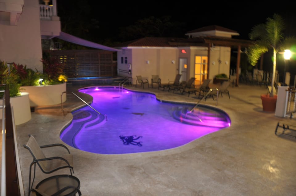 Grande Bay Resort pool 