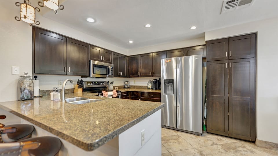 Breakfast Bar, Pantry