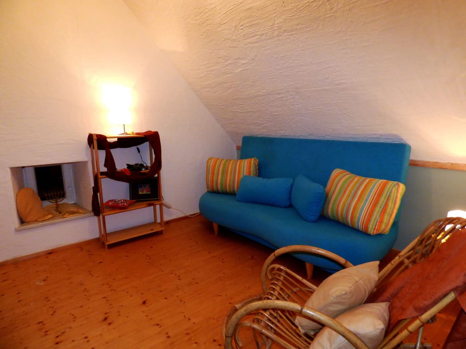 House, 3 Bedrooms | Living area | Flat-screen TV, fireplace