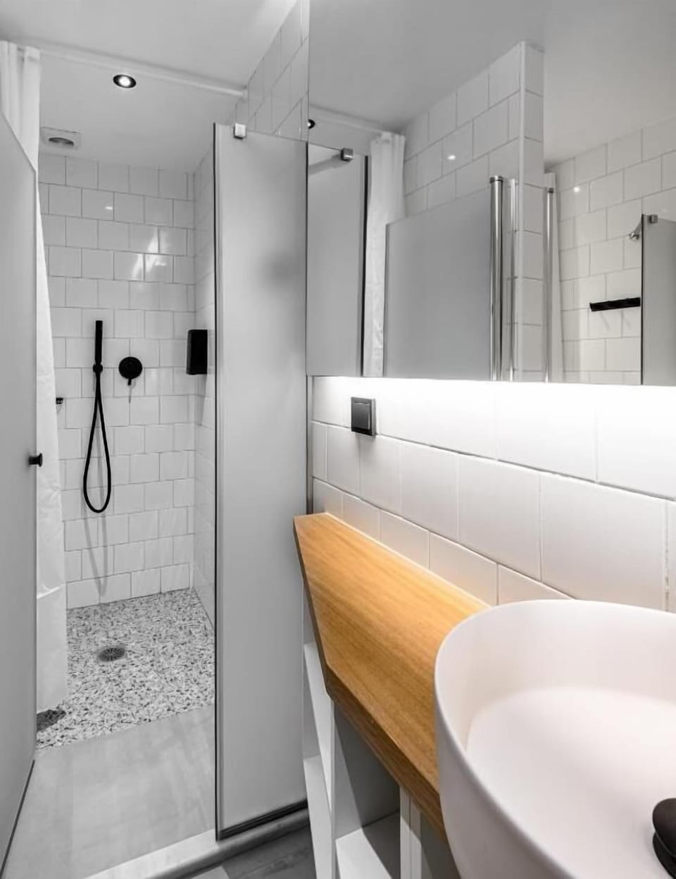 Quadruple Room (4 Beds) | Bathroom | Shower, hair dryer, soap, shampoo