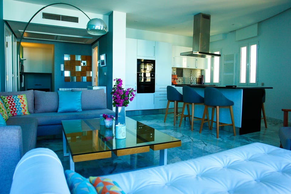 Apartment | Living area | Flat-screen TV