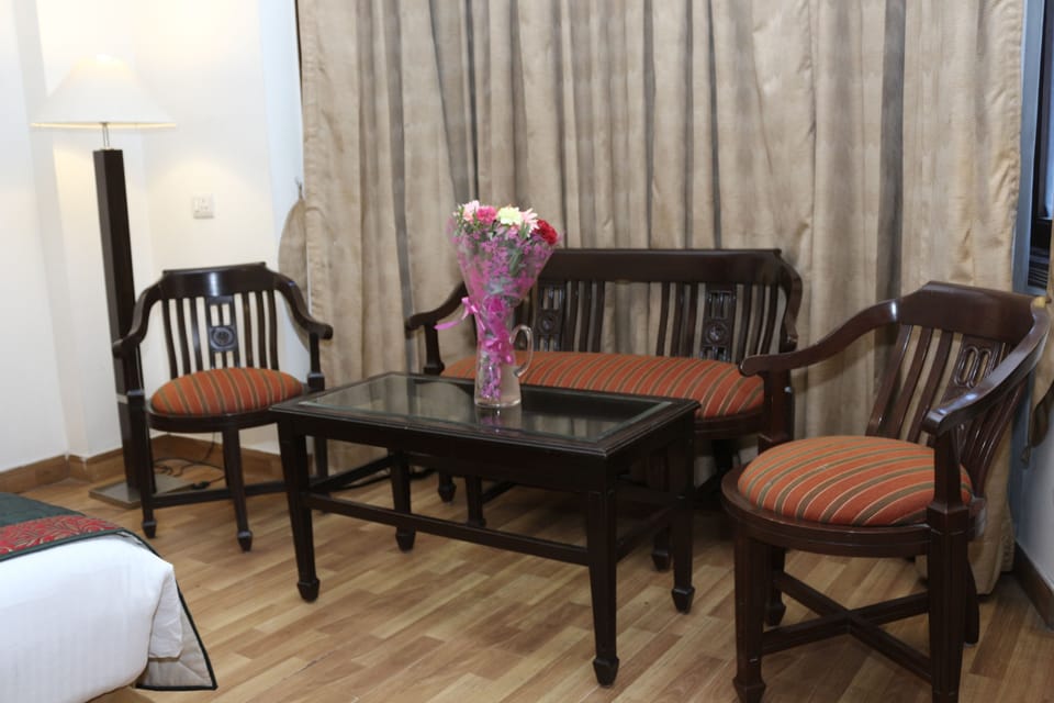 Super Deluxe | Living area | LED TV