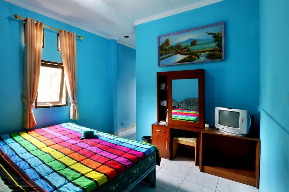 Standard Room | Egyptian cotton sheets, premium bedding, desk, soundproofing