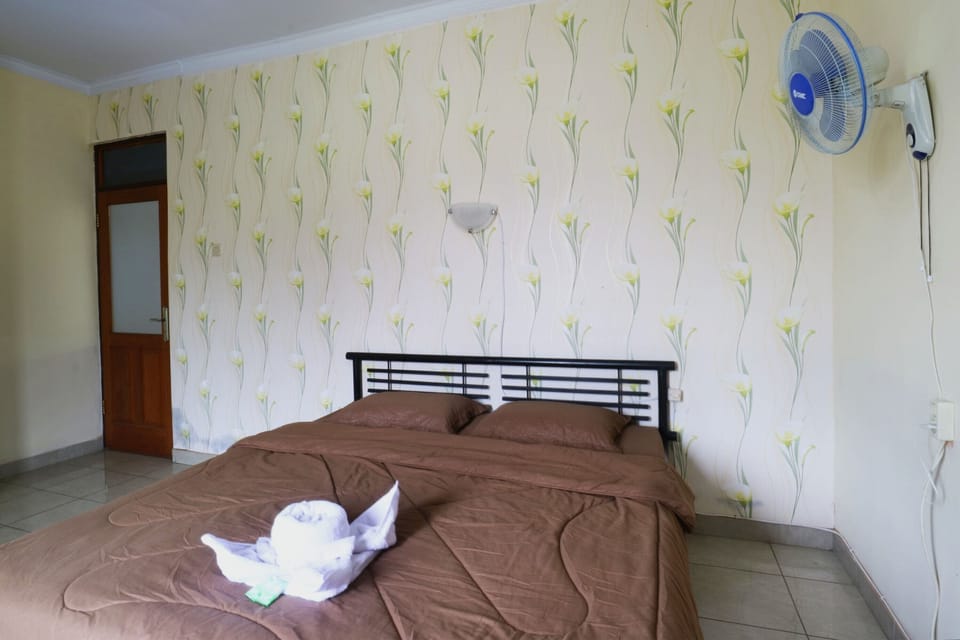 Double Room Single Use | Egyptian cotton sheets, premium bedding, desk, soundproofing