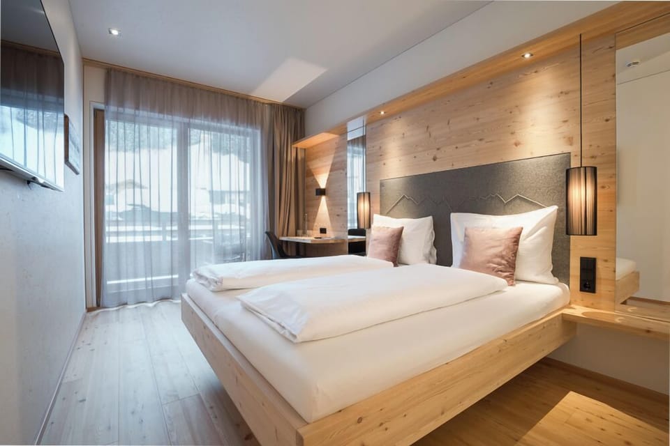 In-room safe, blackout drapes, free WiFi, bed sheets