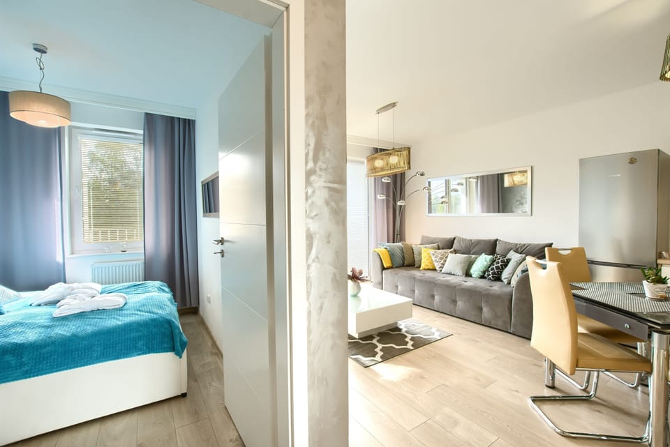 Deluxe Apartment | 1 bedroom, premium bedding, blackout drapes, iron/ironing board