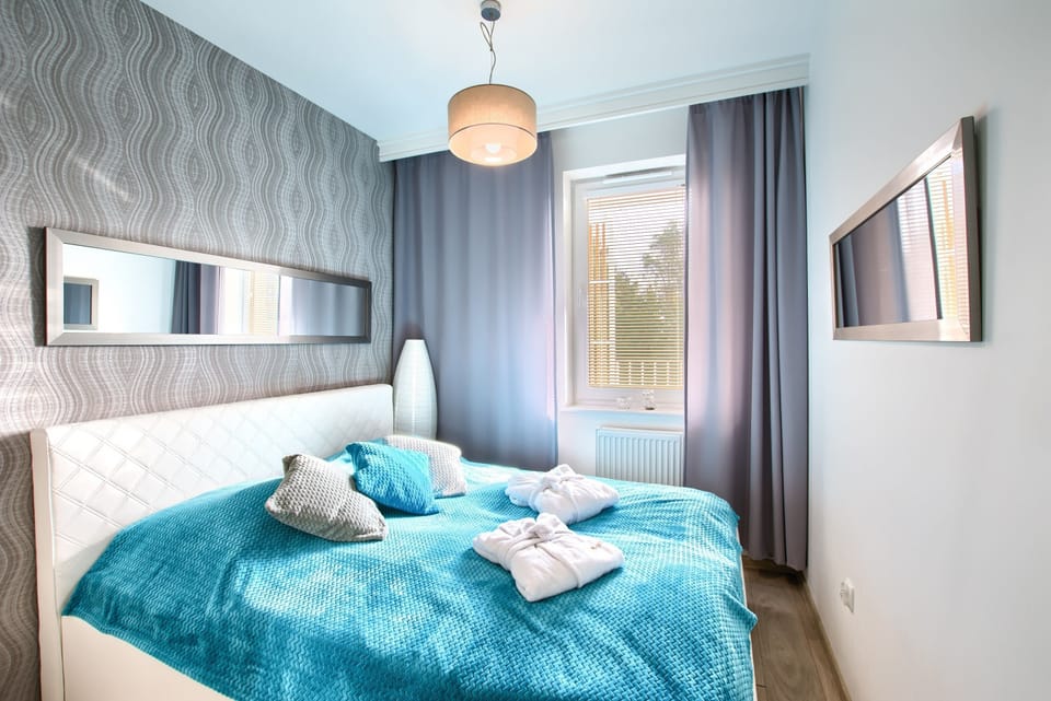 Deluxe Apartment | 1 bedroom, premium bedding, individually decorated, blackout drapes