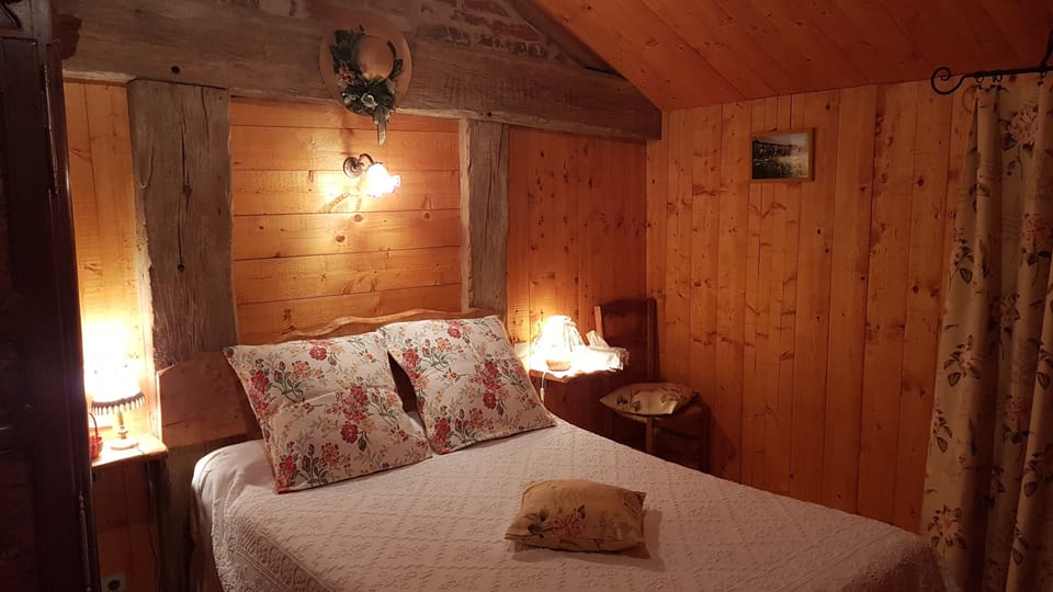 Family Triple Room (de l'avoine) | Bed sheets