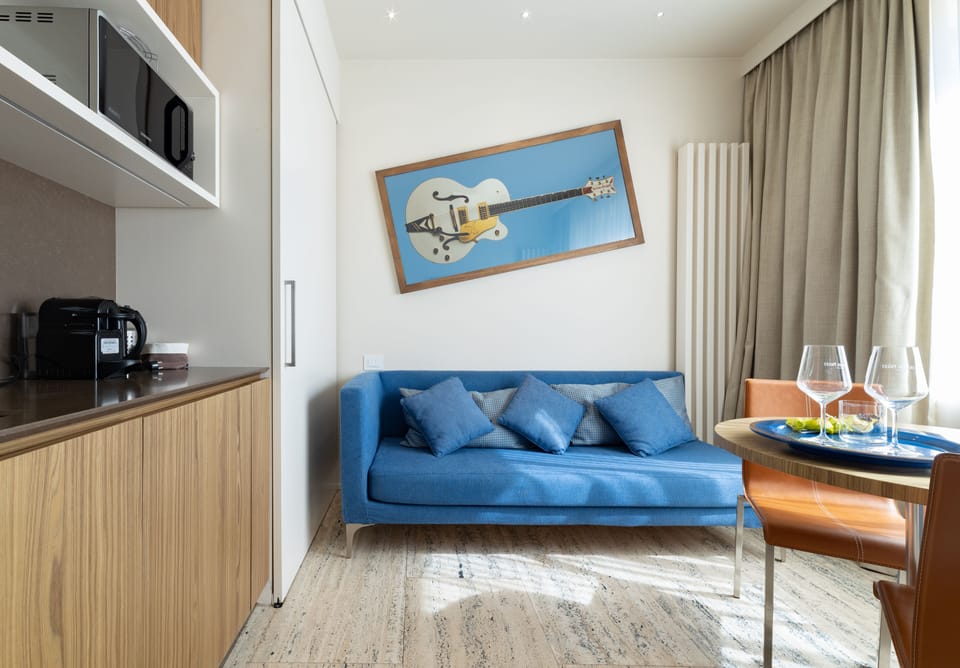 Junior Room, 1 Queen Bed, Terrace | Premium bedding, down comforters, in-room safe, desk