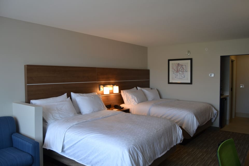 Minibar, in-room safe, desk, blackout drapes