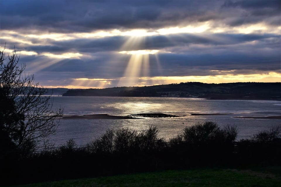 Stunning Ocean Views, Modern Decor, Sleep 6. WiFi Apartment in Exmouth