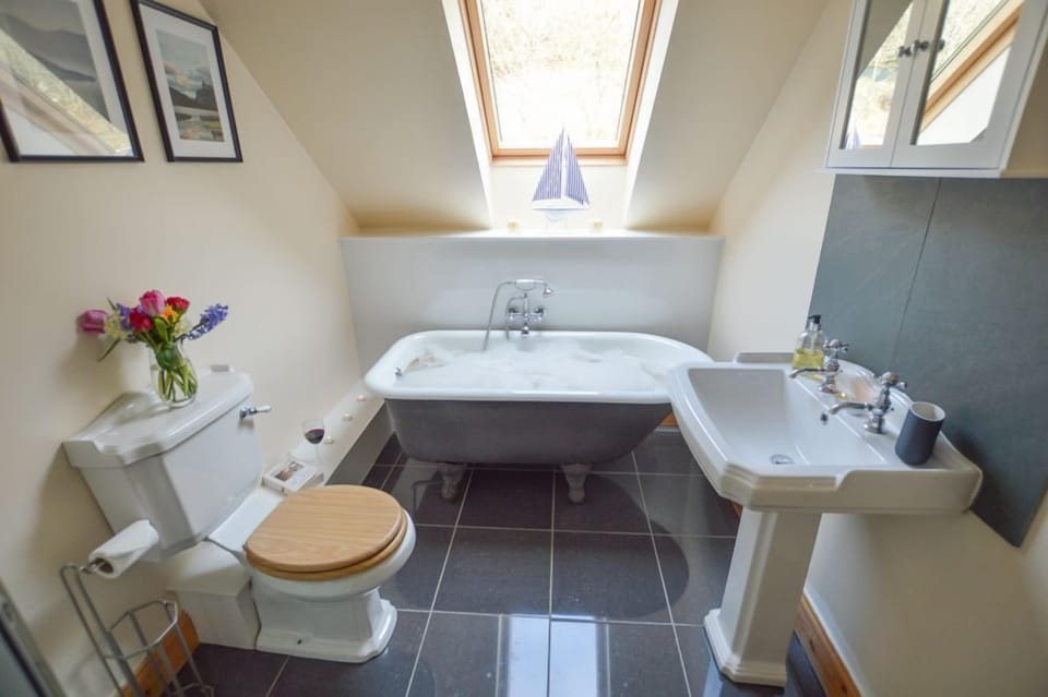 Main Bathroom