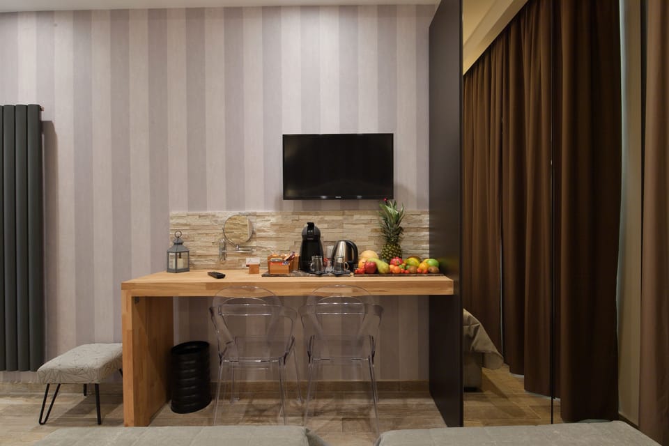 Superior Double Room | Minibar, desk, soundproofing, free WiFi
