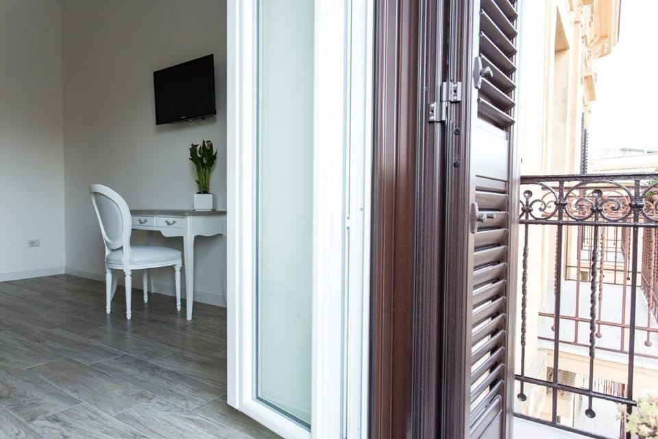 Deluxe Double or Twin Room | Room amenity