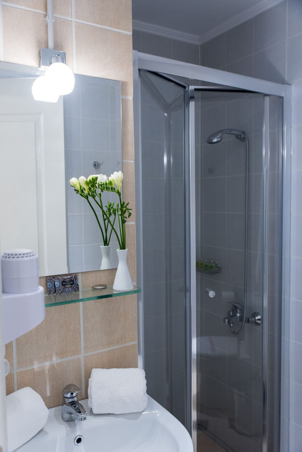 Standard Double Room | Bathroom | Shower, designer toiletries, hair dryer, slippers