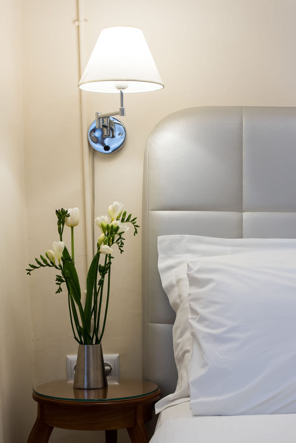 Standard Double Room | Minibar, in-room safe, desk, blackout drapes