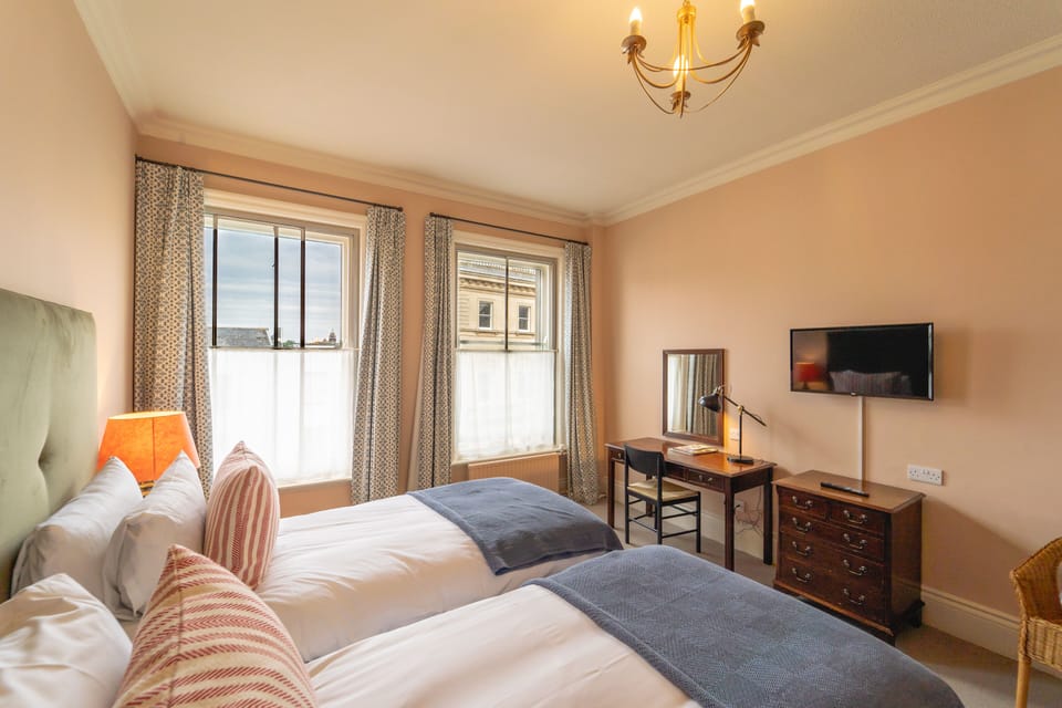 Superior Twin Room | Individually decorated, individually furnished, desk, laptop workspace