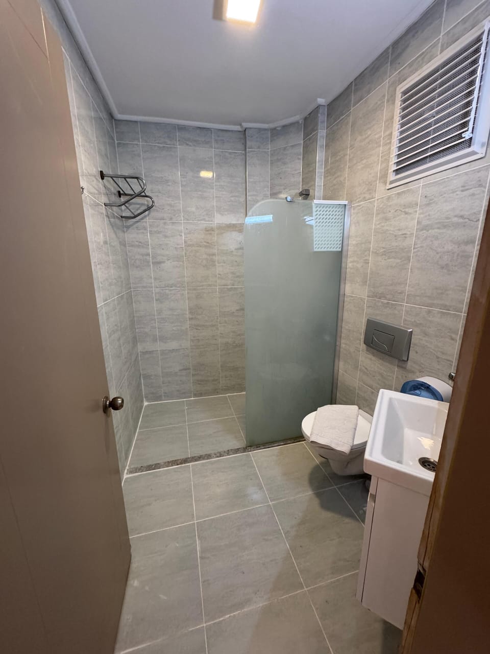 Quadruple Room, River View | Bathroom | Shower, hair dryer, towels, toilet paper