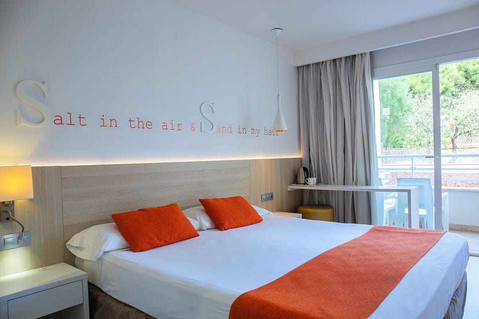 Double or Twin Room, Balcony | Desk, blackout drapes, WiFi (free), bed sheets